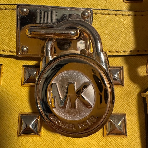 VGUC Yellow Michael Kors Studded Hamilton - Picture 6 of 6